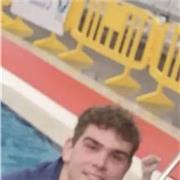 Sono uno studente che si è appena diplomato al liceo scientifico con un ottimo voto. Ferrato in matematica, fisica, chimica